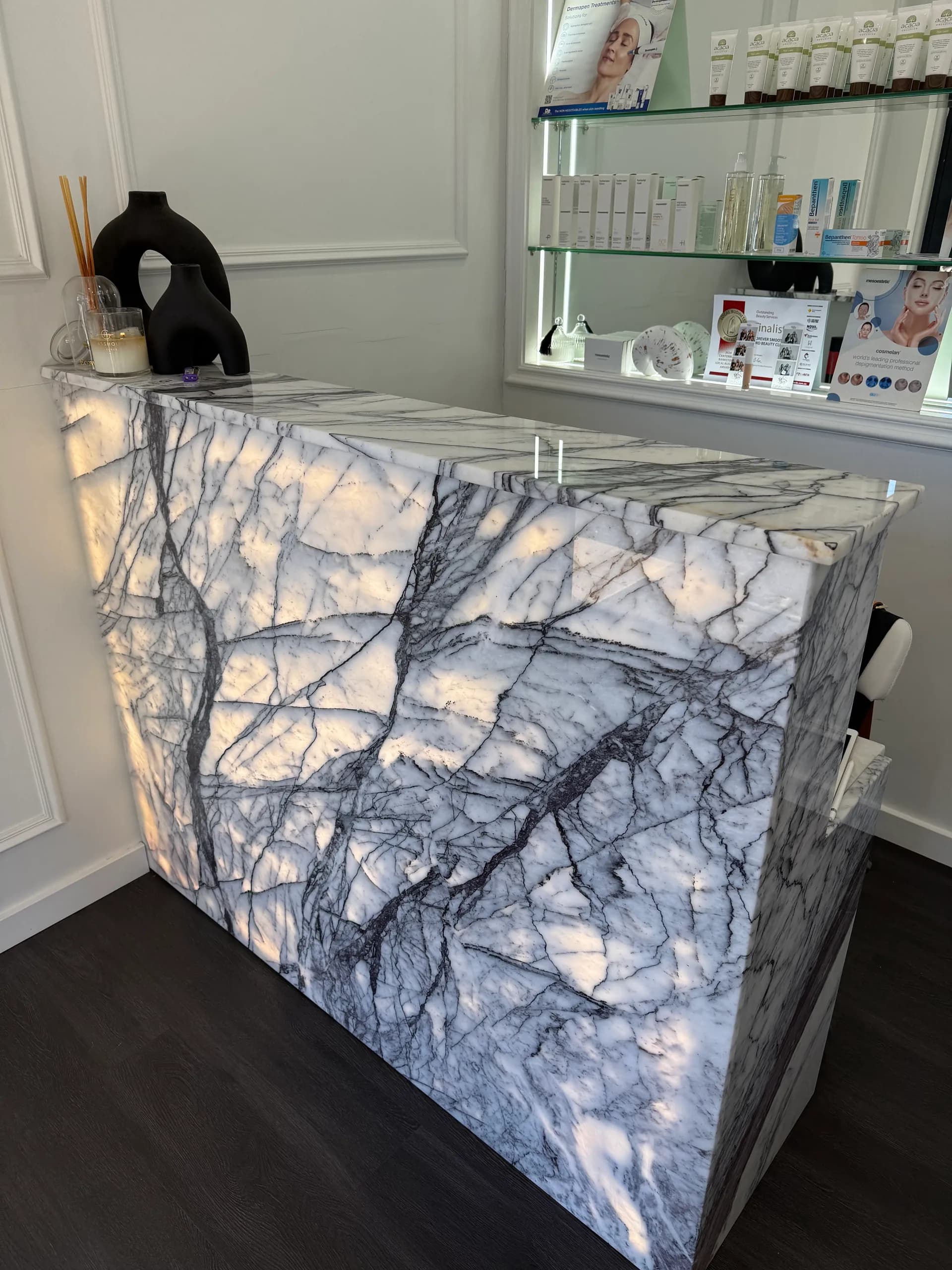 Marble reception desk in beauty clinic