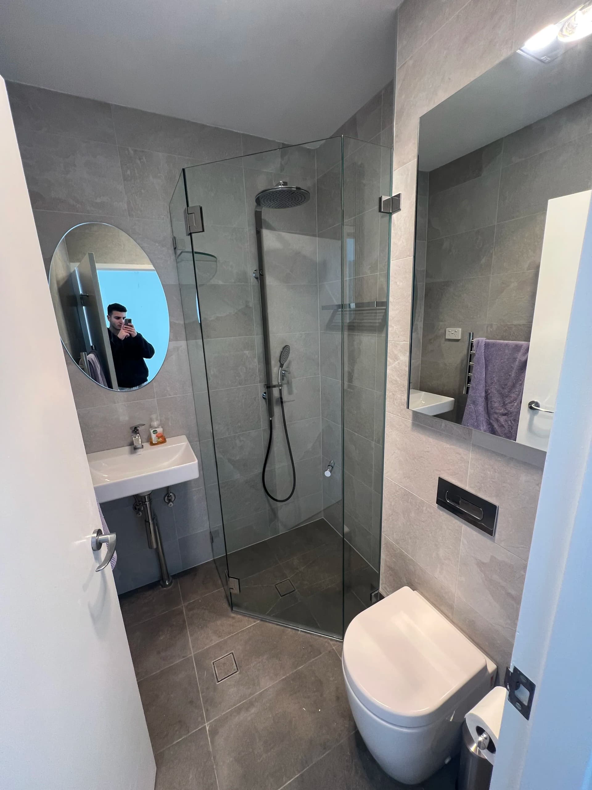 Sleek bathroom renovation