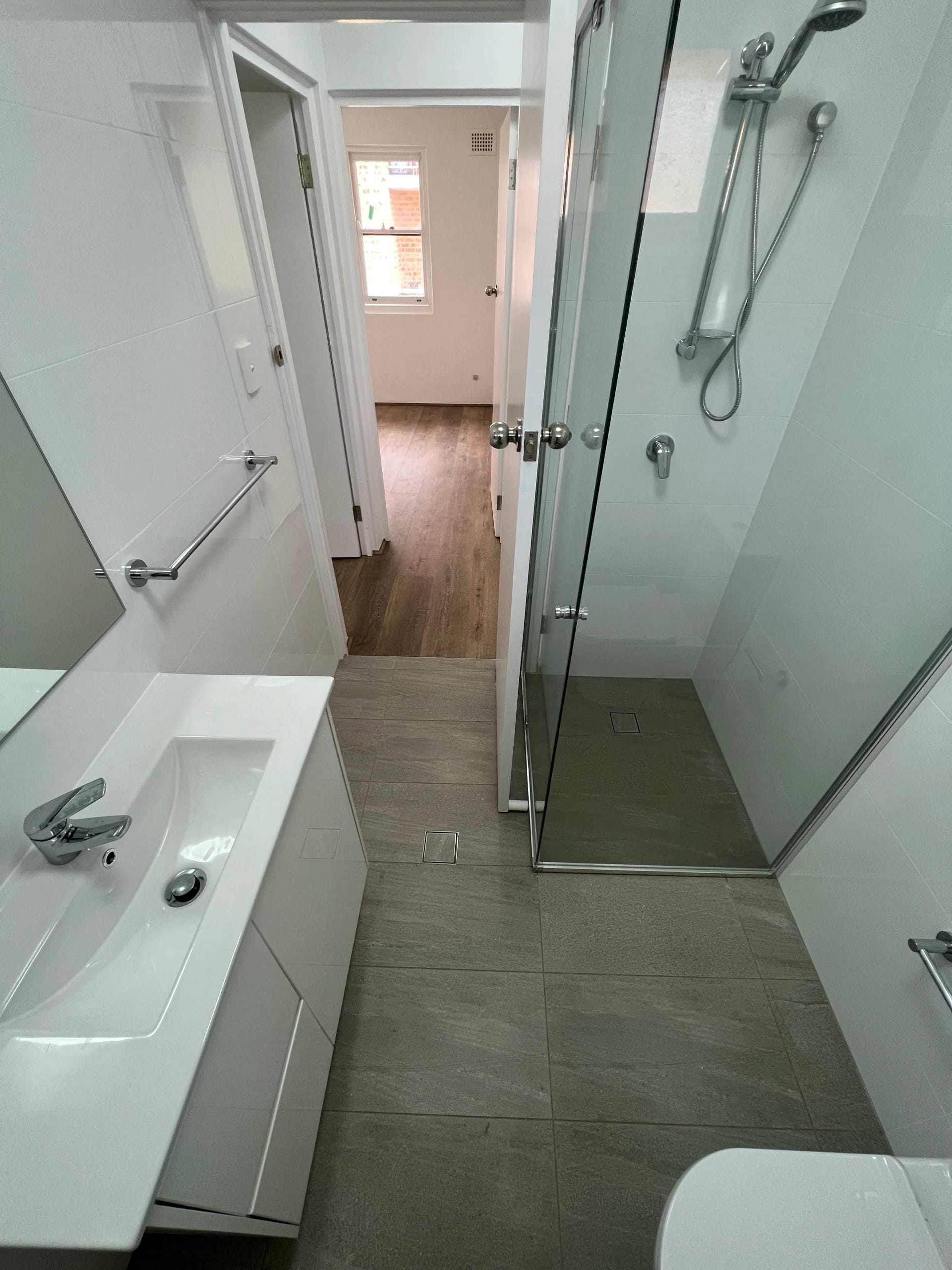 Modern bathroom