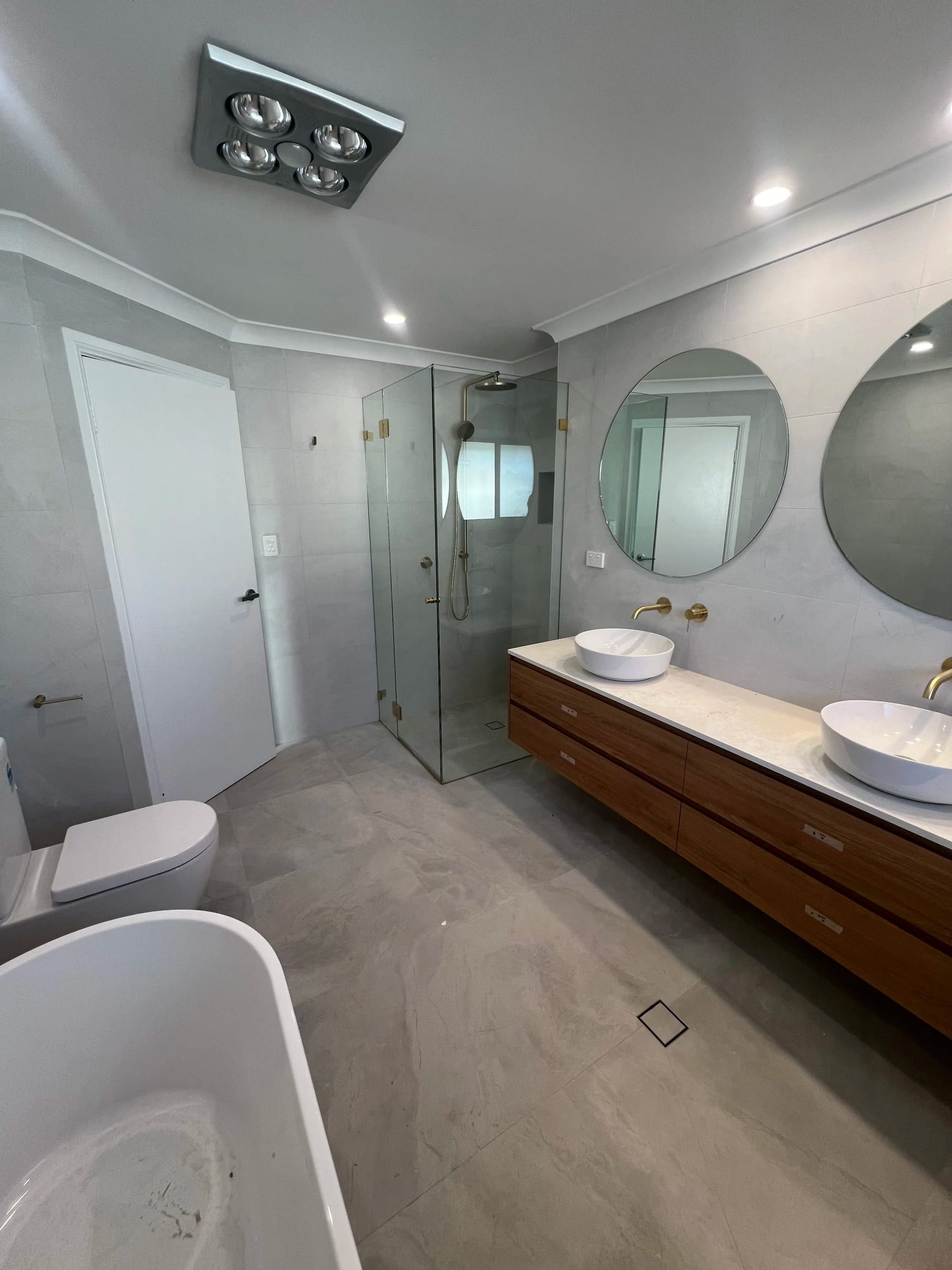 Shower detail