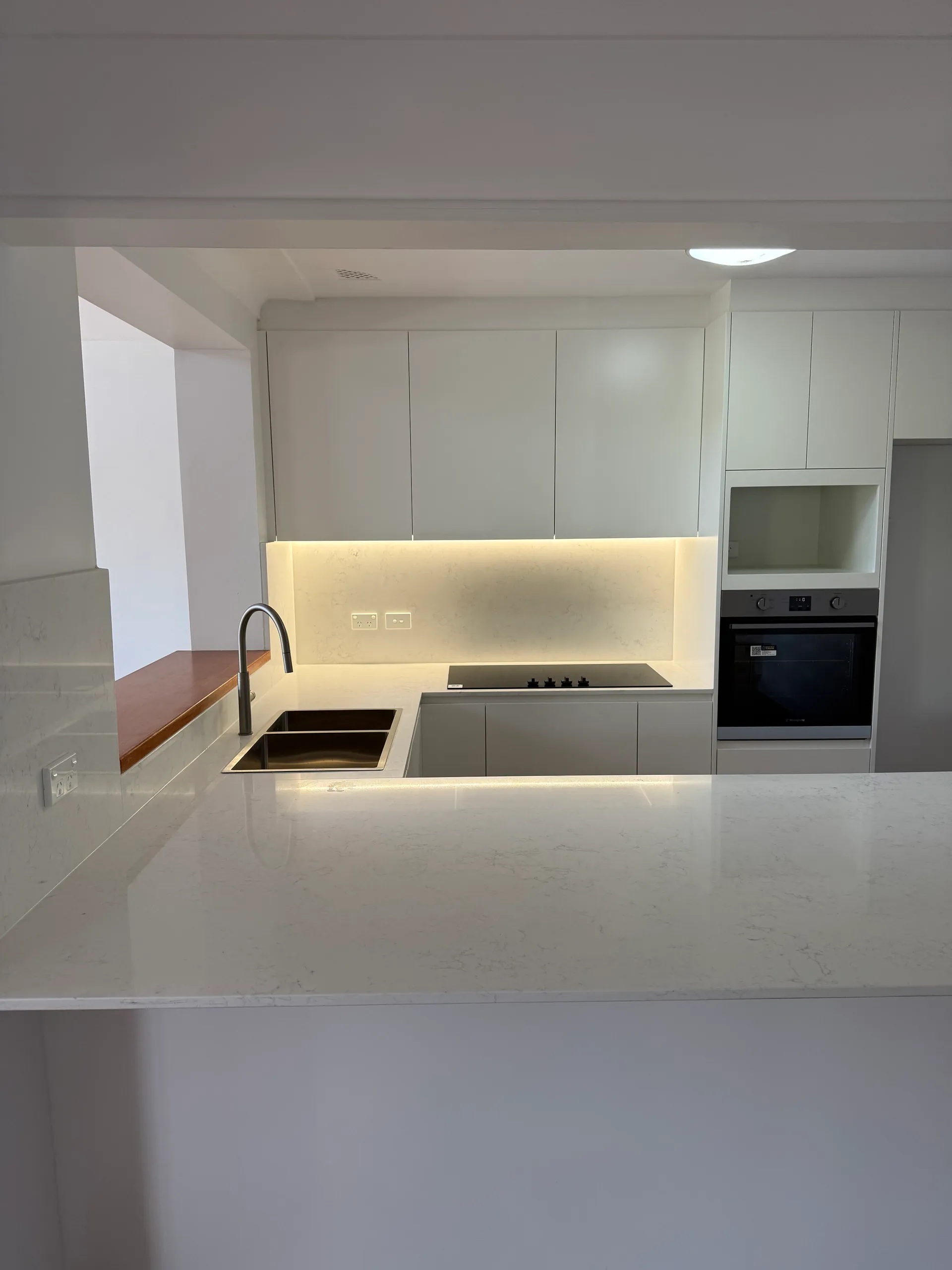 Cooktop and sink work zone