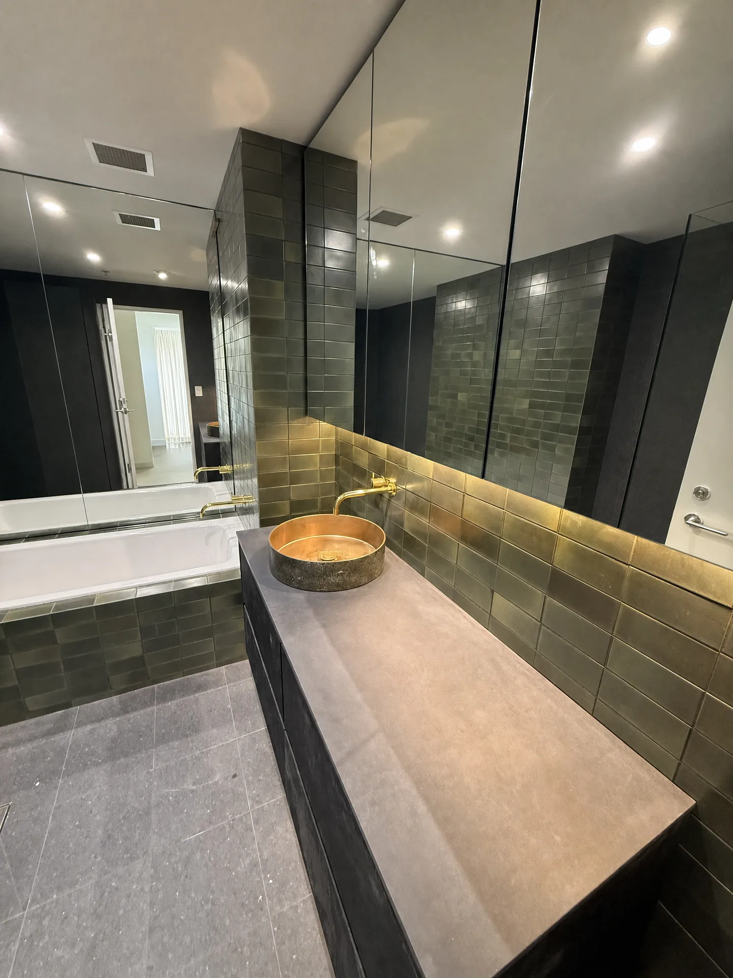 Pyrmont Apartment in Green and Bronze