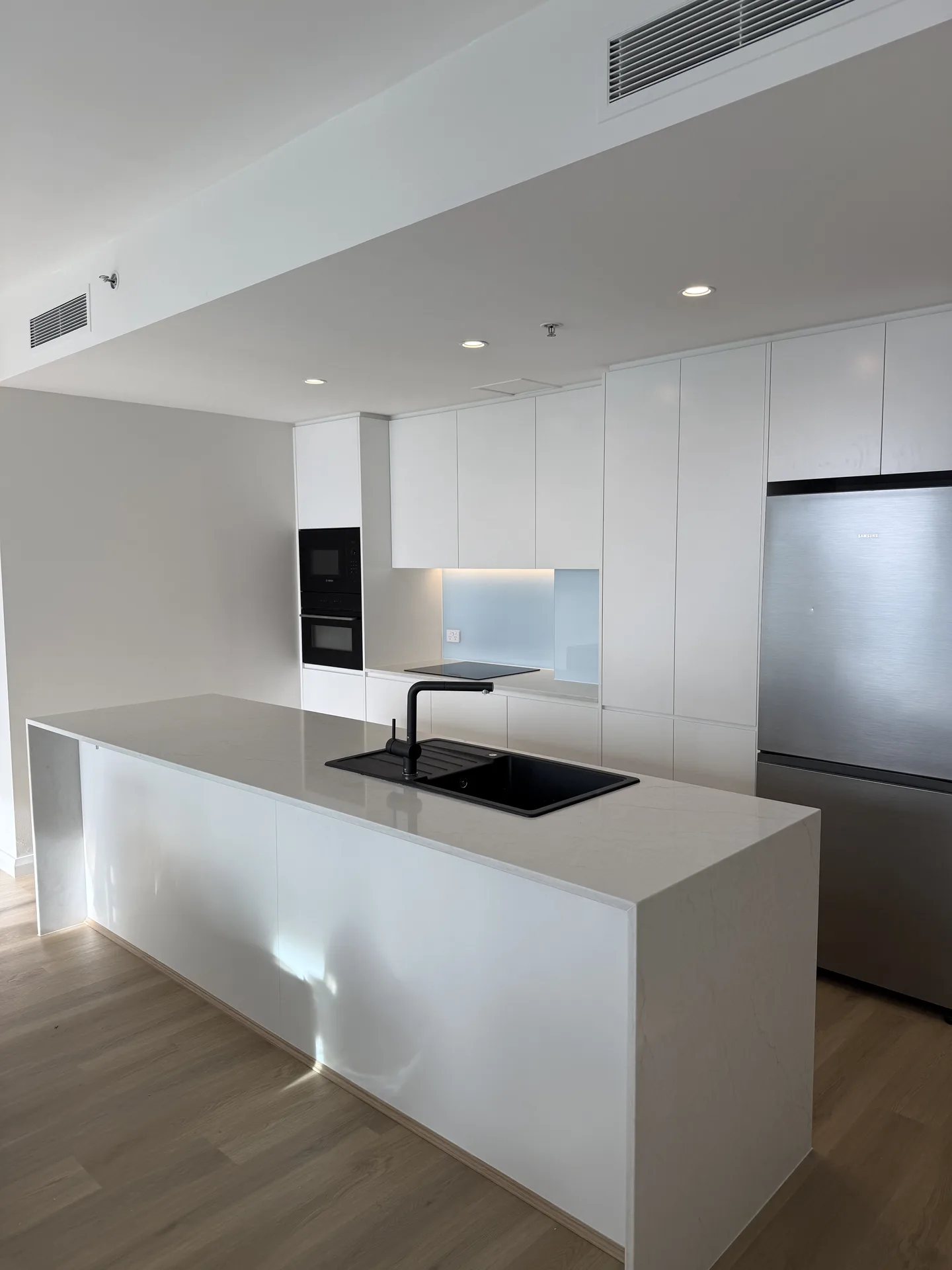 Surry Hills Apartment Kitchen in Gloss White